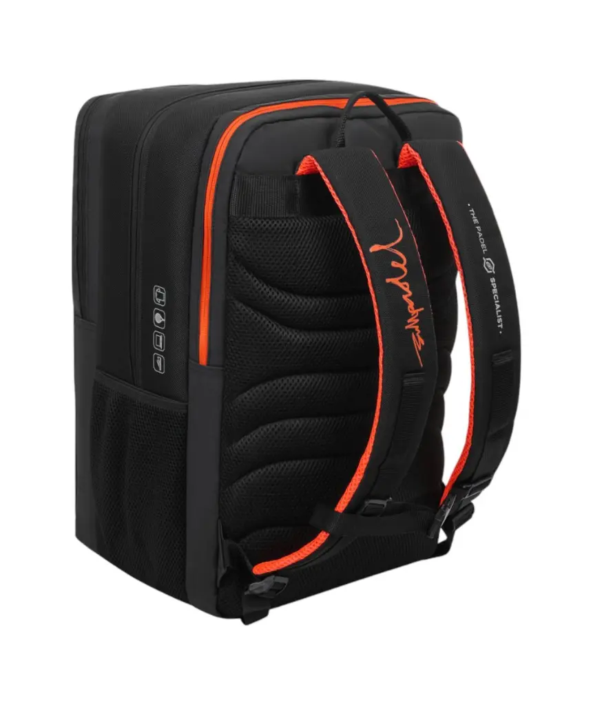 mochila-bullpadel-bpm25008-ionic-negro (3).webp
